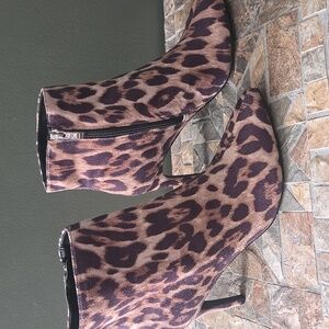 New York & Co. Leopard print pointy toe booties, size 7